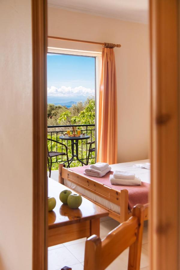 Amarandos Studios With Swimming Pool By Imagine Lefkada Tsoukaládhes Buitenkant foto