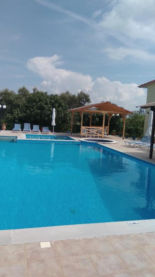 Amarandos Studios With Swimming Pool By Imagine Lefkada Tsoukaládhes Buitenkant foto